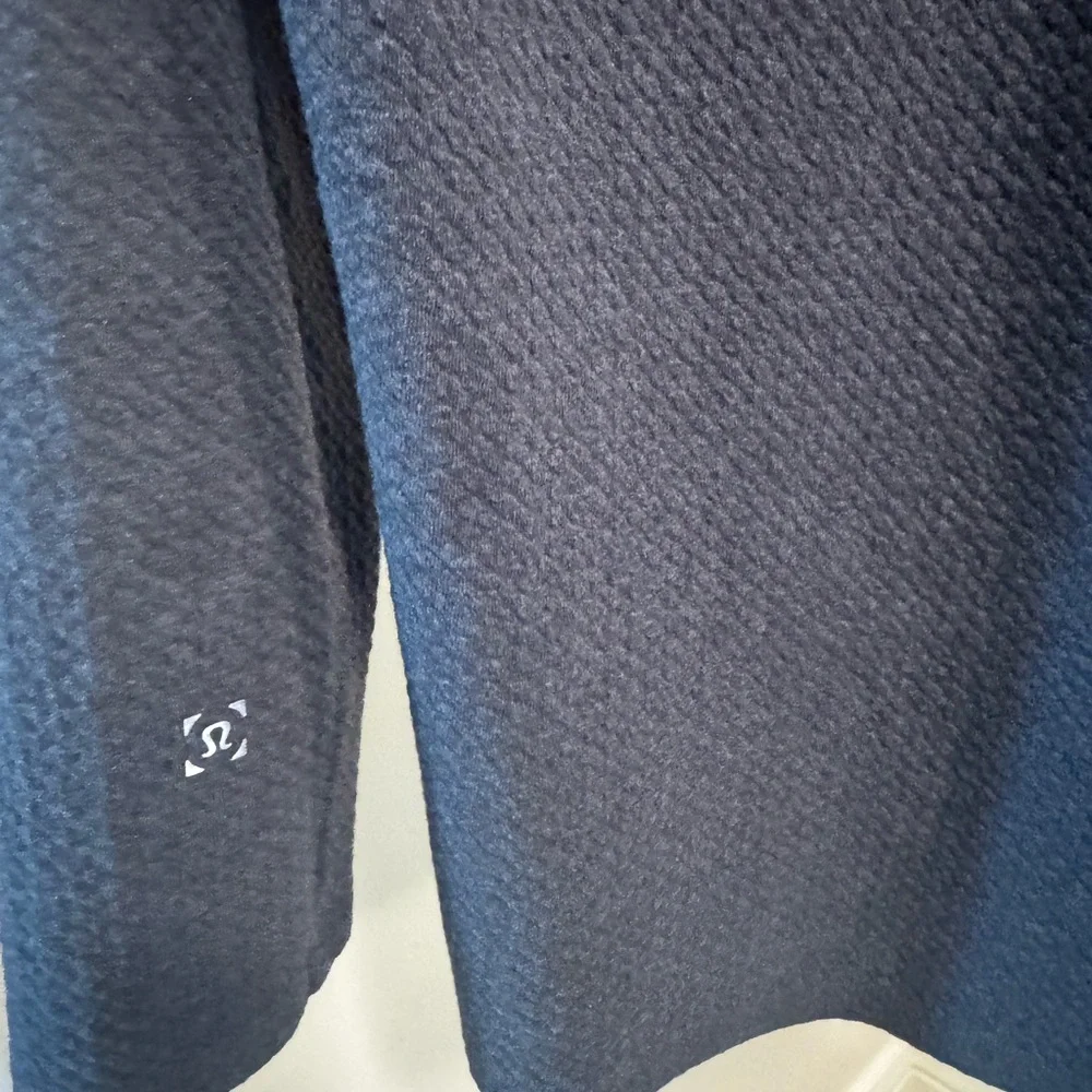 Men’s Lululemon Gray Textured Hoodie - Picture 3 of 3